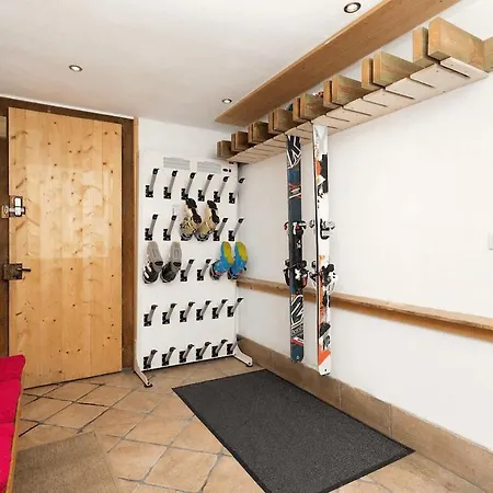 3 House -winter -ski